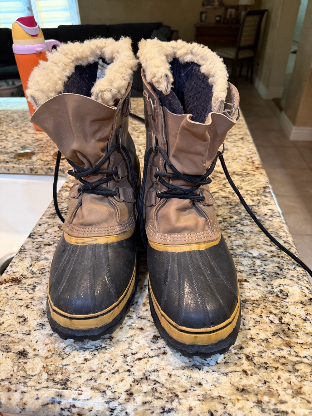 Sorel caribou vintage Winter Boots with Shearling Lining size 11